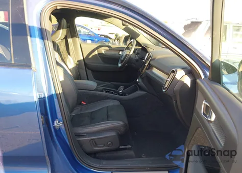 2021 Volvo Xc40 Recharge Pure Electric P8 from USA, damaged, VIN YV4ED3UR7M2525410